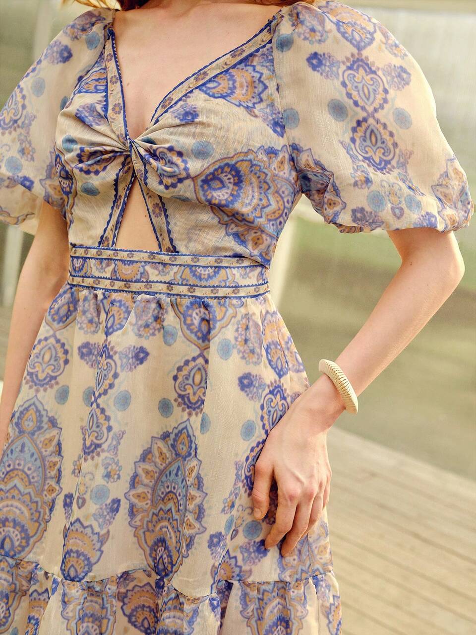 MOTF Soiréza ALL OVER PRINT TWIST CUT OUT COCKTAIL DRESS