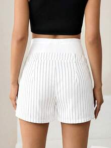 MaterniWear Quần short bầu dáng casual kẻ sọc, cạp chun điều chỉnh được, thích hợp cho kỳ nghỉ hè và đi làm hàng ngày. - trắng - Xem 2