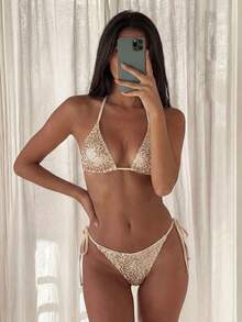 SHEIN Swim 两件式泳衣，纯色亮片纹理挂脖文胸上衣和侧系带泳裤性感比基尼套装，春夏海滩度假亮片泳衣两件套亮片比基尼度假套装女士比基尼套装Zestiva泳装斑马纹比基尼闪亮比基尼两件式泳衣Zante假日套装亮片泳衣 - 杏色 - 查看 2