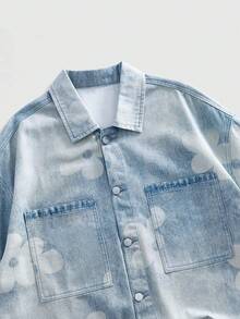 ROMWE MEN Atasan Denim Lengan Pendek Kasual Longgar Pria dengan Motif Vintage yang Dicuci - Biru - View 3