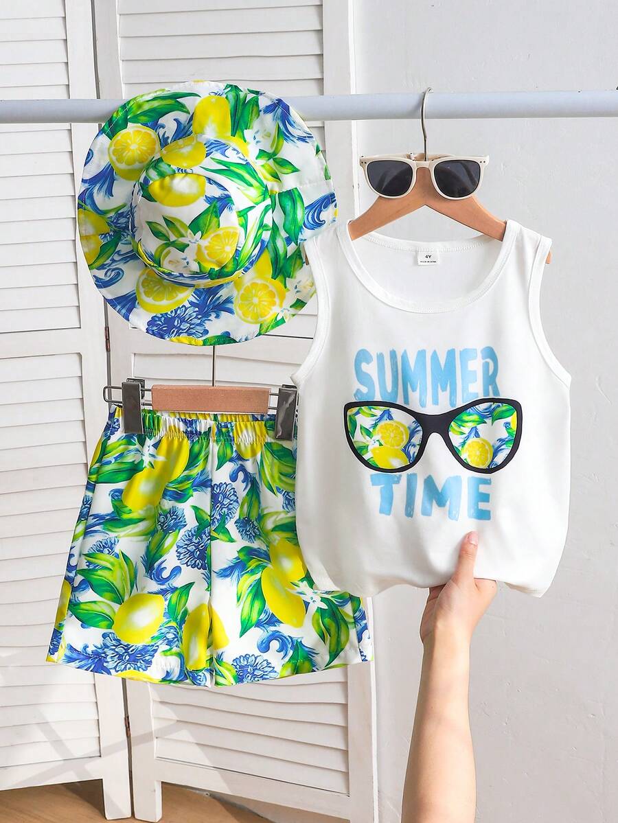 SHEIN 男童三件套夏季沙滩套装 | 男女童夏威夷风白色无袖背心 + “夏日时光”蓝色棕榈树印花短裤 + 配套遮阳帽 | 沙滩度假泳装罩衫 | 水上游戏服 | 4-7岁户外套装 | 家庭沙滩旅行休闲短裤帽子套装 | 清凉夏日装扮 - 彩色 - 查看 1
