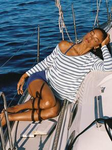 GLOWMODE Áo Seas The Day dáng rộng, dài đến hông, logo hình vỏ sò, cổ thuyền lệch vai, tay dài, thích hợp cho kỳ nghỉ hè, mặc hàng ngày. - Xanh và trắng - Xem 5