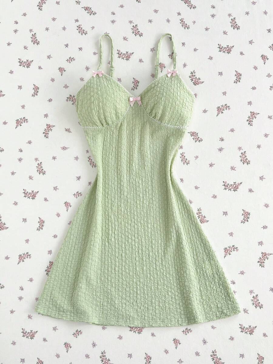 Elamini 薄荷绿针织荷叶边拼接连衣裙，饰以白色蕾丝和粉色蝴蝶结，V领无袖A字裙摆，迷你裙长，甜美浪漫，适合夏季、休闲和约会穿着。 - 綠色 - 查看 1