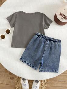 SHEIN 男婴夏季休闲灰色卡通T恤和蓝色牛仔短裤两件套，男婴套装，T恤套装，可爱套装，牛仔套装 - 彩色 - 查看 2