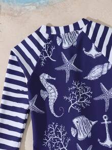 SHEIN 婴儿拉链泳衣，海洋生物鲨鱼印花。夏季海滩度假必备时尚单品。长袖设计，蓝色撞色，可爱的鲨鱼和海洋生物卡通图案。生动活泼。适合可爱的男宝宝在海滩玩耍时穿着。 - 藏蓝色 - 查看 5
