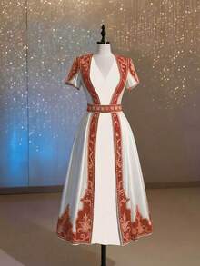 GlowEve 女士优雅时尚V领短袖收腰印花长连衣裙，适合日常通勤和休闲穿着 - 紅木色 - 查看 8