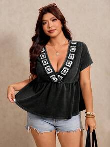 Elaquor 大尺碼女款刺繡荷葉邊短袖T恤，時尚度假風夏季休閒女裝，適合母親節與海灘穿著 - 黑色 - 查看 5