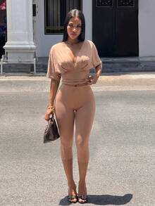 Slaydiva Bộ jumpsuit mùa hè gợi cảm cổ chữ V sâu tay cánh dơi - Màu Khaki - Xem 1