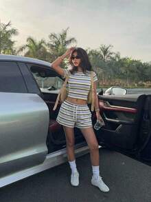 Muchica Bộ đồ hai mảnh gồm áo crop top và quần short dáng rộng, họa tiết kẻ sọc, kiểu dáng thường ngày, năm 2026, phù hợp cho phong cách đường phố, tiệc tùng, lễ hội và mặc hàng ngày vào mùa hè. - Nhiều màu - Xem 3