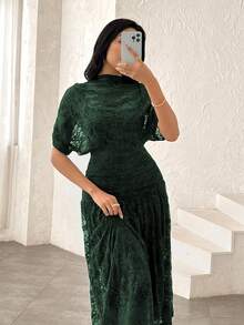 Modelyn Gaun Tanpa Lengan Panjang Sedang Model Baru dengan Kerah Perahu, Potongan Pas Badan, Detail Ruffle di Pinggang, dan Detail Lubang-lubang, Seksi, dan Potongan Berongga - Dark Green - View 3