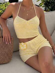 Sunnyshic Bộ đồ 2 mảnh gồm áo tank top tay ngắn cổ chữ V buộc dây phía sau và quần short cạp thấp, chất liệu vải dệt kim jacquard màu vàng, được làm thủ công với họa tiết móc, thích hợp cho mùa xuân/hè, đi nghỉ dưỡng, đi biển, ngọt ngào, dễ thương, lãng mạn, tối giản, đa năng mặc hàng ngày. - Màu vàng - Xem 3