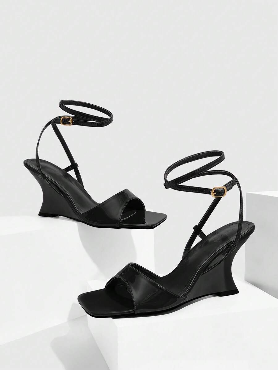 CUCCOO SZL Giày nữ mùa hè quai chéo khóa kim loại mũi vuông gót dốc da bóng cổ điển màu đen, sandal công sở hẹn hò - màu đen - Xem 1