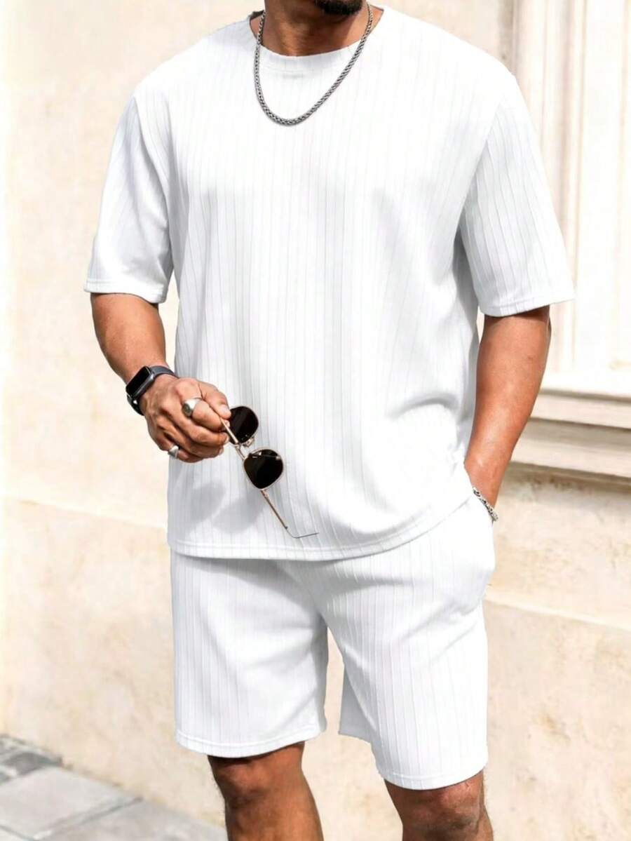 Manfinity Homme Conjunto de camiseta de manga corta de cuello redondo y pantalones cortos de unicolor minimalista para hombres de talla grande - Blanco - Ver 1
