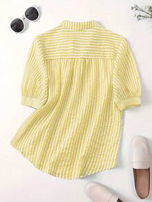 SHEIN LUNE CURVE 大码女式撞色条纹印花拼接全纽扣前袋休闲短袖衬衫 - 鵝黃色 - 查看 2