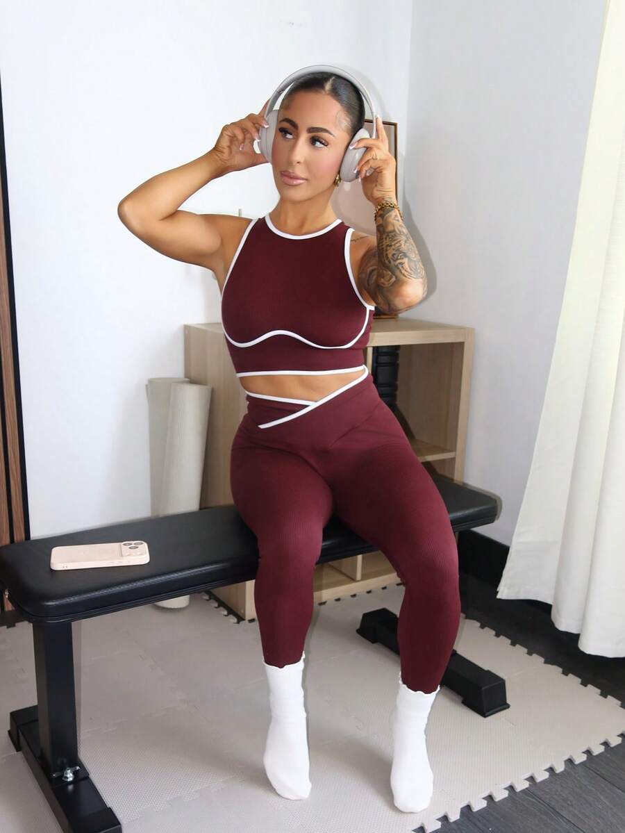 SAYEHFBABY Bộ đồ thể thao áo hai dây khoét lưng và quần legging viền tương phản - màu nâu - Xem 1