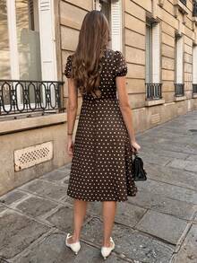 SHEIN PariChic 女士春夏蝴蝶结领波点连衣裙，短款花瓣袖A字腰连衣裙，夏季 - 棕色 - 查看 2