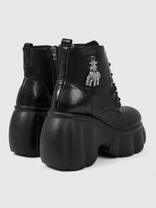 ROMWE Grunge Punk Giày sandal cao gót nữ ~ Thời trang mới 2026 Thu Đông phong cách Punk, chất liệu PU tối màu, mũi tròn, gót cao, đế xuồng, đế dày, buộc dây, bốt ngắn. - màu đen - Xem 4