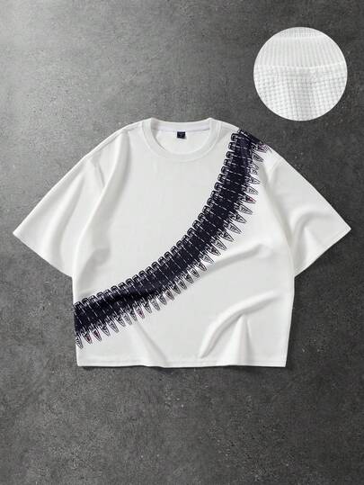 ROMWE MEN Camiseta de manga corta de corte holgado con estampado de balas y tela de gofre para hombre