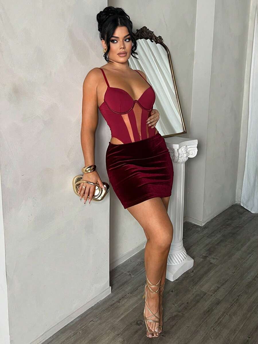 Dayanna Comas Damen Herbst/Winter Veloursleder Rock mit niedriger Taille in einfarbigem minimalistischem Design mit Hose, schwarzer Rock-Shorts, modische Outfits für Ausgehen, sexy Damenoutfits, Club Damenoutfits, Winterbekleidung für Frauen - Bordeaux - Übersicht 1