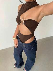 Aloruh 女士纯色不对称装饰领无袖镂空连体衣 - 咖啡棕 - 查看 4
