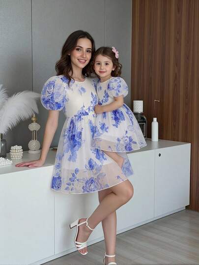 SHEIN Glamorique Kids Đầm công chúa cho bé gái, thắt nơ, vải jacquard organza hoa màu xanh dương, chất liệu cao cấp, đầm jacquard thanh lịch, phù hợp cho khu vực Trung Đông, Châu Âu và Châu Mỹ, đầm dự tiệc sang trọng, biểu diễn sân khấu và các dịp đặc biệt.