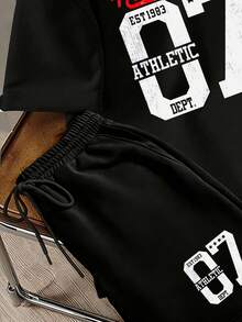 Manfinity Joysei 复古美式数字和英文印花休闲男士标准尺码短袖T恤和短裤套装 - 黑色 - 查看 3