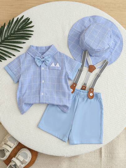 SHEIN 3 Peças Conjunto Casual de Cavalheiro para Bebê Menino: Incluindo Camisa Polo de Manga Curta Xadrez Azul com Gravata Borboleta, Decoração de Bolso Falso, Shorts com Suspensório de Cintura Elástica e Chapéu, Design Sofisticado de Xadrez e Suspensório Contrastante, Adequado para Festa de Aniversário, Banquete, Apresentação, Casamento, Chá de Bebê, Comemoração do 1st Aniversário, Cerimônia de Formatura, Ocasiões Formais ou Casuais, Roupa de Verão, Conjunto Casual para Bebê Menino, Conjunto de Cavalheiro para Bebê Menino, Conjunto de Camisa para Bebê Menino, Roupa de Verão para Bebê Menino