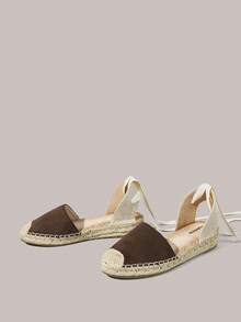 Styleloop Một món đồ không thể thiếu cho thời trang nữ phóng khoáng, thoải mái và giản dị, giày bệt nữ với quai bằng da lộn có thể điều chỉnh và đế dày giúp tăng chiều cao. - Nâu đậm - Xem 2