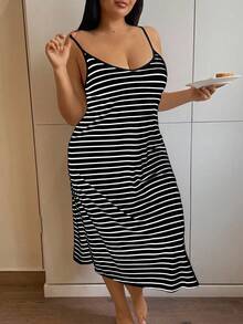 Napfluff CURVE Napfluff CURVE Đầm hai dây hở lưng gợi cảm họa tiết sọc tối giản INS, đồ mặc nhà thoải mái, váy ngủ cho nữ. - màu đen - Xem 6