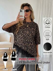 SHEIN PETITE CURVE 大码女式休闲豹纹蕾丝拼接短袖T恤，不对称下摆，适合夏季度假、通勤和日常穿着 - 彩色 - 查看 1