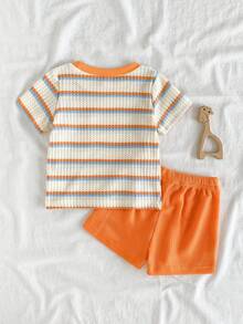 SHEIN Streecool Kids Bộ đồ mùa hè cho bé trai, gồm áo thun ngắn tay có túi kẻ sọc và quần short. - Nhiều màu - Xem 4