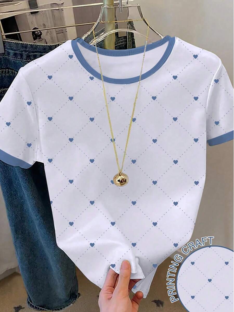 少女方形爱心印花短袖T恤，休闲舒适，适合春夏穿着，百搭单品，可用于户外活动、野餐、街头摄影、度假、节日、送礼以及日常穿着。 - 彩色 - 查看 1