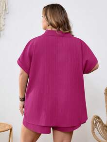 SHEIN CURVE+ Curve 尺码 US22 音乐节、海滨度假、波西米亚休闲纯色衬衫短裤套装 - 玫紅色 - 查看 2