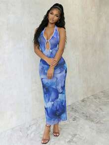 Eryvara Women's White And Blue Floral Deep V-Neck Backless Fitted Mermaid Hem Printed Bodycon Long Dress,Summer,Casual,Vacation,Holiday Resort Wear - Blue - View 5