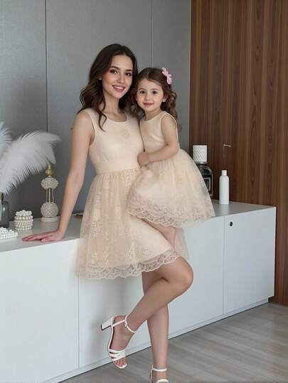 SHEIN Glamorique Kids Young Girls' Princess Dress, Apricot Color Embroidered Mesh Sleeveless Puffy Dress, Satin Fabric, Bow Decor, Elegant Wedding Party Gown, European And American Style, Formal Stage Performance Dress