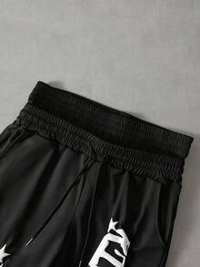 Manfinity Roghcode Men's Letter & Pentagram Embossed Drawstring Waist Pocket Shorts - Black - View 7