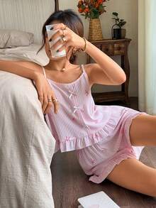 Napfluff Bộ đồ ngủ gồm áo hai dây và quần short kẻ sọc hồng dễ thương với họa tiết nơ. - Hồng - Xem 5