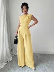 Rafferiza 2pcs/Set Women Solid Color Textured Pleated Round Neck Sleeveless Top - Pale Yellow - View 3