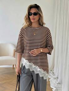 SHEIN LUNE Camiseta casual de mujer con rayas, parches de encaje y bajo asimétrico, adecuada para vacaciones de verano, ir al trabajo y uso diario - Marrón - Ver 5