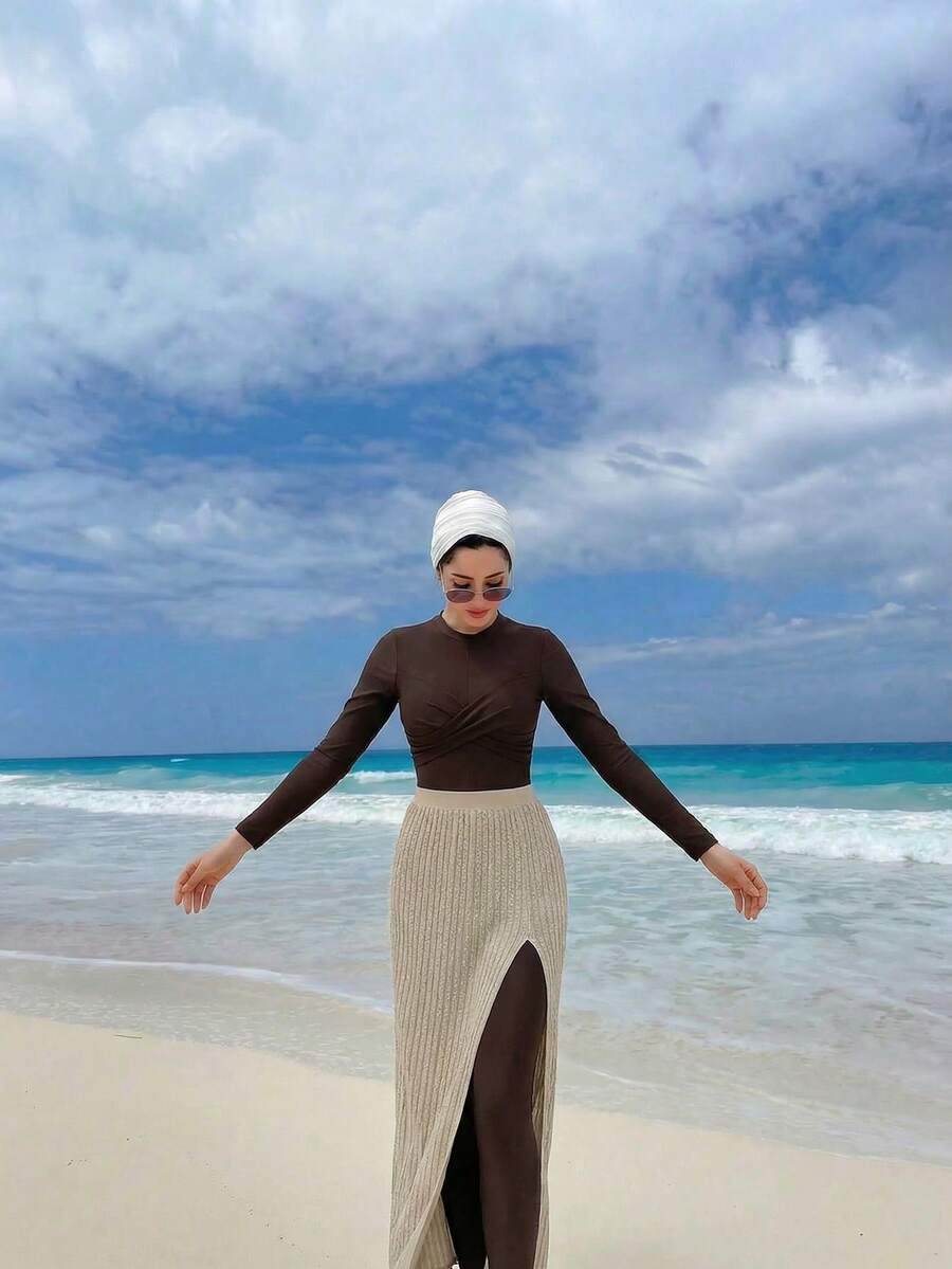 Swim Mulvari Traje de baño de una pieza de manga larga, estilo deportivo y casual para playa y surf, para mujer - Marrón - Ver 1