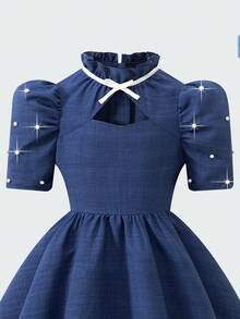 SHEIN Đầm màu xanh dương dành cho bé gái tuổi teen, chất liệu vải dệt họa tiết, tay áo đính hạt cườm, phần ngực khoét nơ, thích hợp cho những dịp trang trọng. - Màu xanh lam - Xem 5