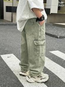 SHEIN Little Byeori 男童时尚做旧水洗宽松黑色牛仔裤，带工装口袋，休闲百搭，适合儿童街头春季服装搭配 - 中等水洗藍 - 查看 6