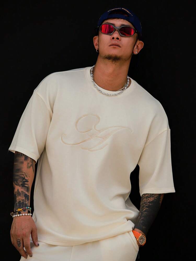 Letter Embroidery Crew Neck Short Sleeve T-Shirt Paired With Shorts, Apricot Men's Casual Suit