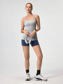 Loungeista Camiseta de tirantes ajustada y corta de unicolor para mujer - Gris - Ver 9