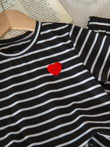 SHEIN 女童夏季休闲条纹爱心刺绣圆领短袖T恤和裤子套装 - 黑色 - 查看 4