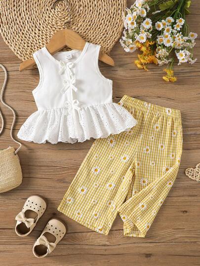 SHEIN Vintaside Kids Bộ 2 món cho bé gái, gồm áo không tay ren khoét lỗ họa tiết hoa cúc và quần ống rộng, thích hợp cho các hoạt động thường ngày, du lịch, họp mặt gia đình, chụp ảnh, mùa hè.