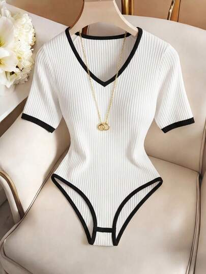 Franclia Mono casual de mujer con cuello en V y ribete de contraste, versátil para uso diario