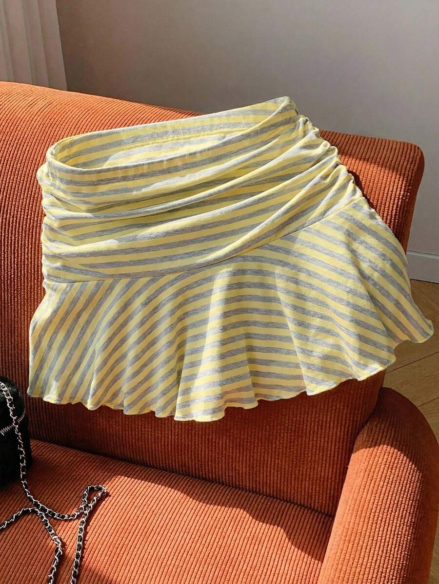 Comfortcana Chân váy ngắn chữ A xếp tầng, kẻ sọc màu vàng kem, thích hợp cho mùa hè. - Màu vàng - Xem 1