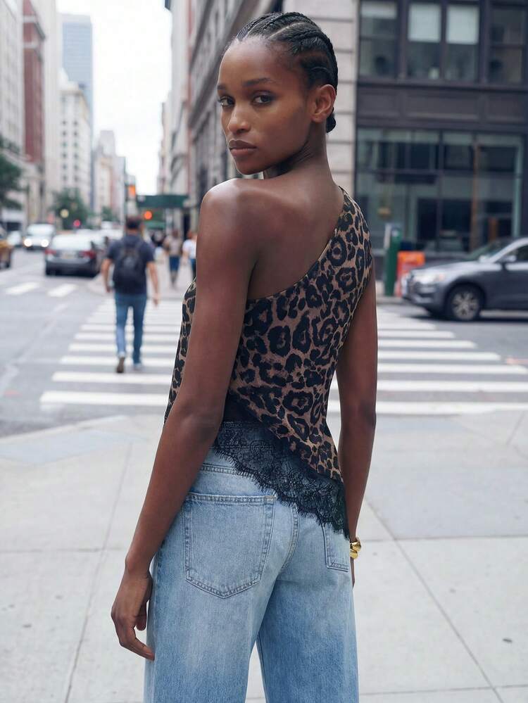 SHEIN Maija Blouse ample d'été à l'imprimé léopard, avec dentelle contrastée et ourlet asymétrique, pour un style décontracté et à la mode en vacances