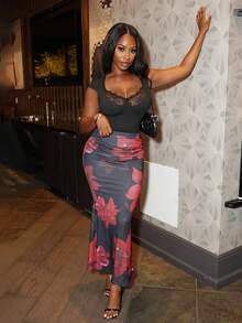 Chea Andrea 女士全印花褶皱A字半身裙，休闲度假秋季款 - 黑色 - 查看 1